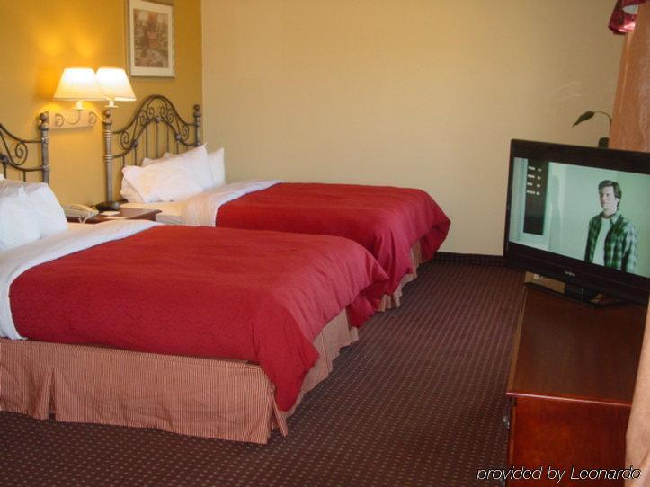 Best Western Fort Wayne Inn & Suites North Room photo