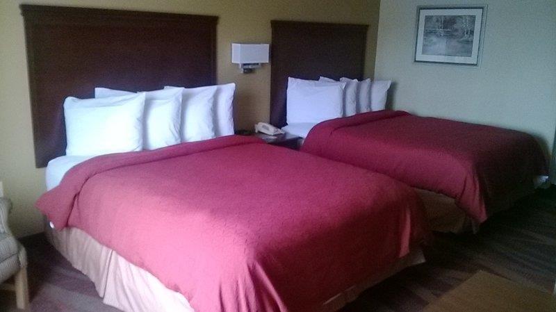 Best Western Fort Wayne Inn & Suites North Room photo